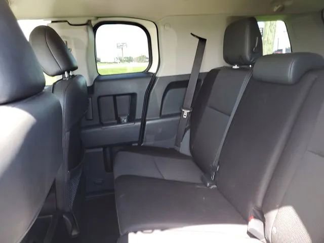 Used 2013 Toyota FJ Cruiser 4WD image 15