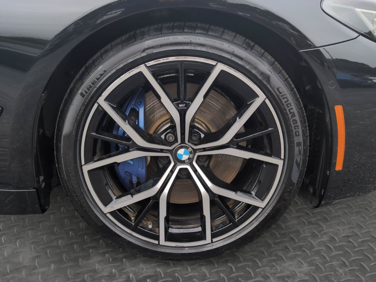 Used 2022 BMW M550i xDrive w/ Executive Package AWD/4WD image 35