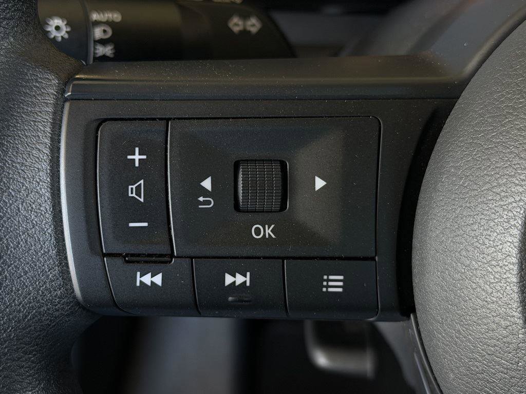 Used 2025 Nissan Kicks S image 15