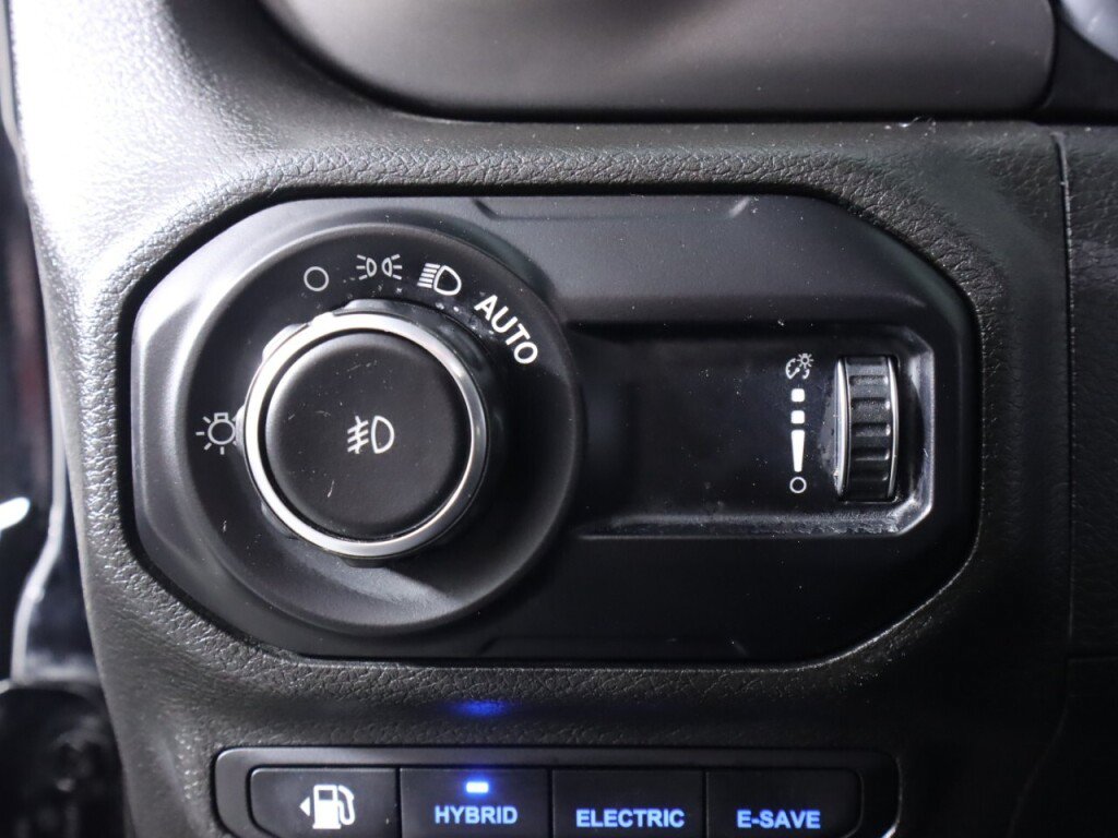 Used 2023 Jeep Wrangler Unlimited w/ Cold Weather Group AWD/4WD image 10