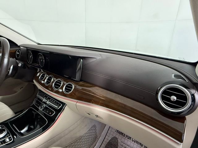 Used 2017 Mercedes-Benz E 300 4MATIC image 32