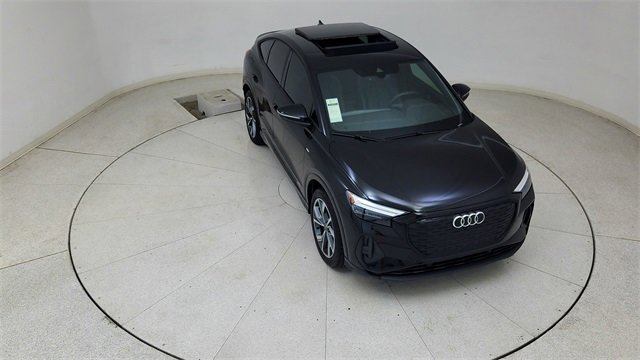 Used 2025 Audi Q4 e-tron Premium w/ Convenience Package image 73