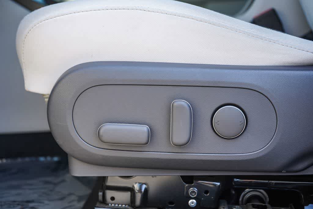 Certified 2024 Hyundai Kona SEL FWD image 20