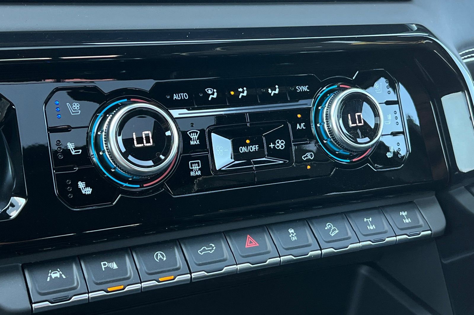 New 2026 GMC Sierra 1500 AT4X AWD/4WD image 19