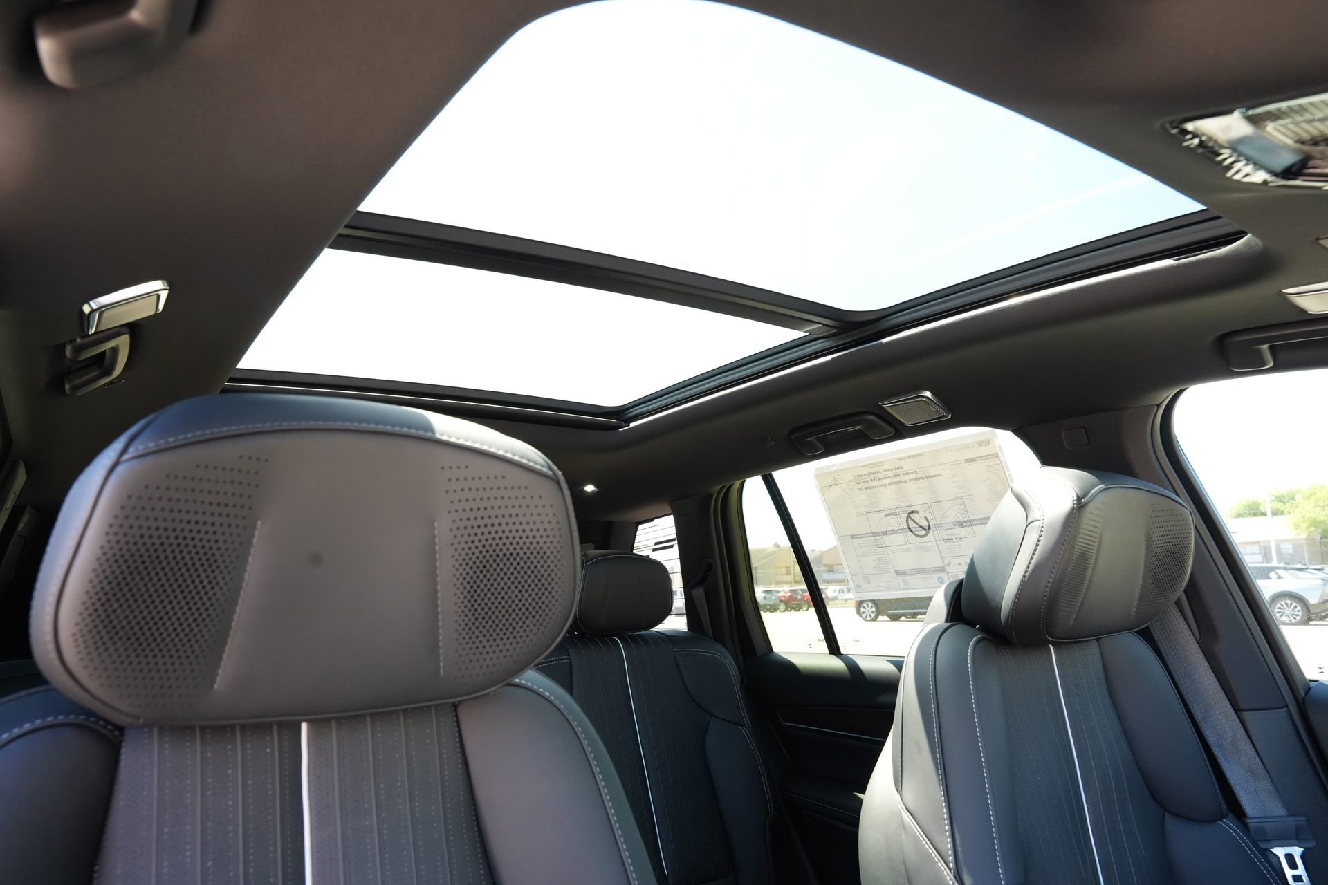 New 2026 Cadillac Vistiq Luxury w/ LPO, Floor Liner Package AWD/4WD image 27