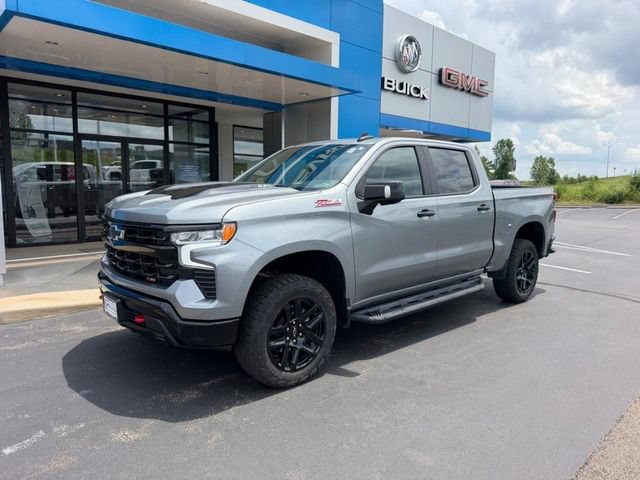 Used 2024 Chevrolet Silverado 1500 LT Trail Boss w/ LT Trail Boss Premium Package AWD/4WD image 2
