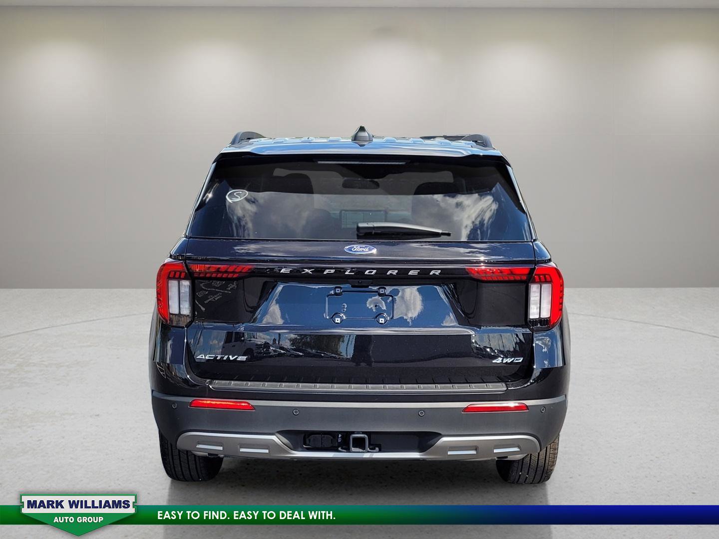 Used 2025 Ford Explorer Active w/ Active Comfort Package image 5