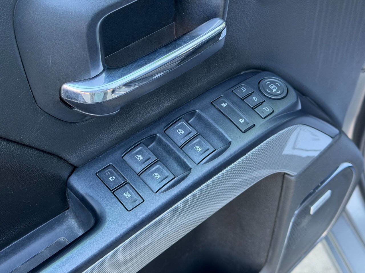 Used 2017 Chevrolet Silverado 2500 LTZ w/ Vortec Plus Package image 29