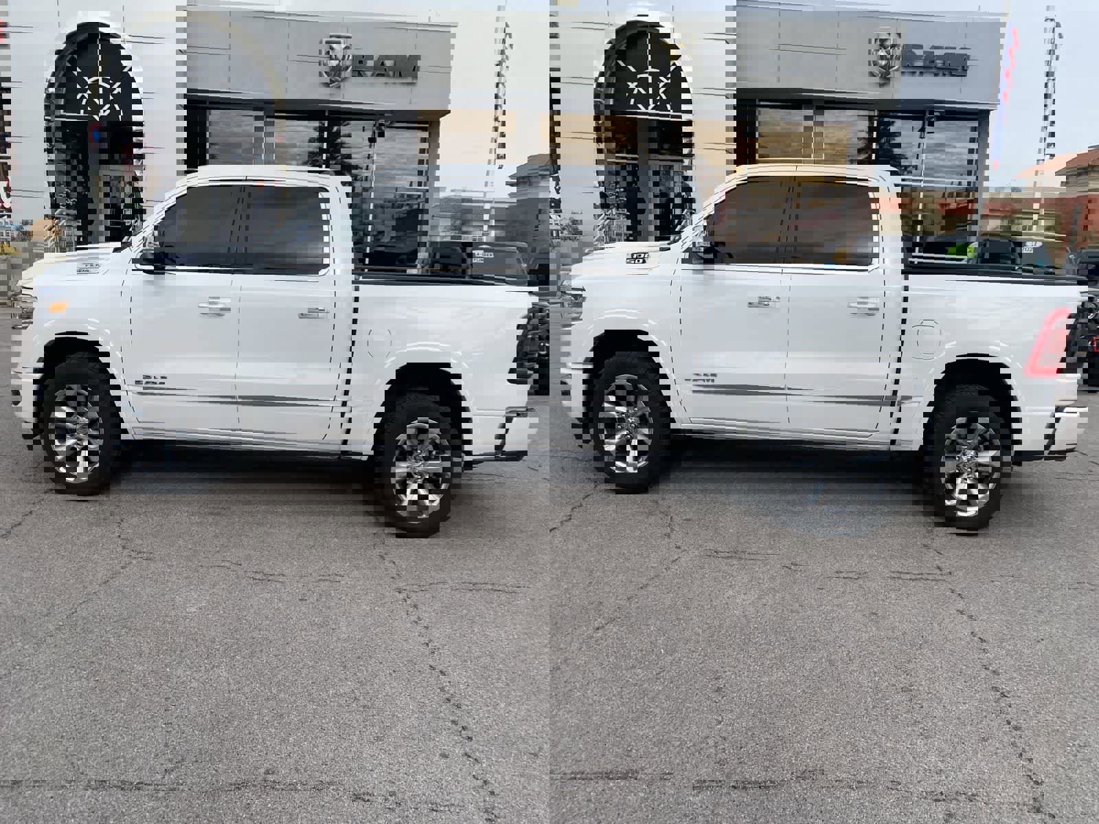 Used 2019 RAM 1500 Limited image 9