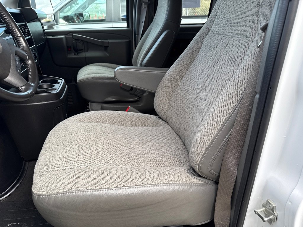 Used 2023 GMC Savana 3500 LT RWD image 20
