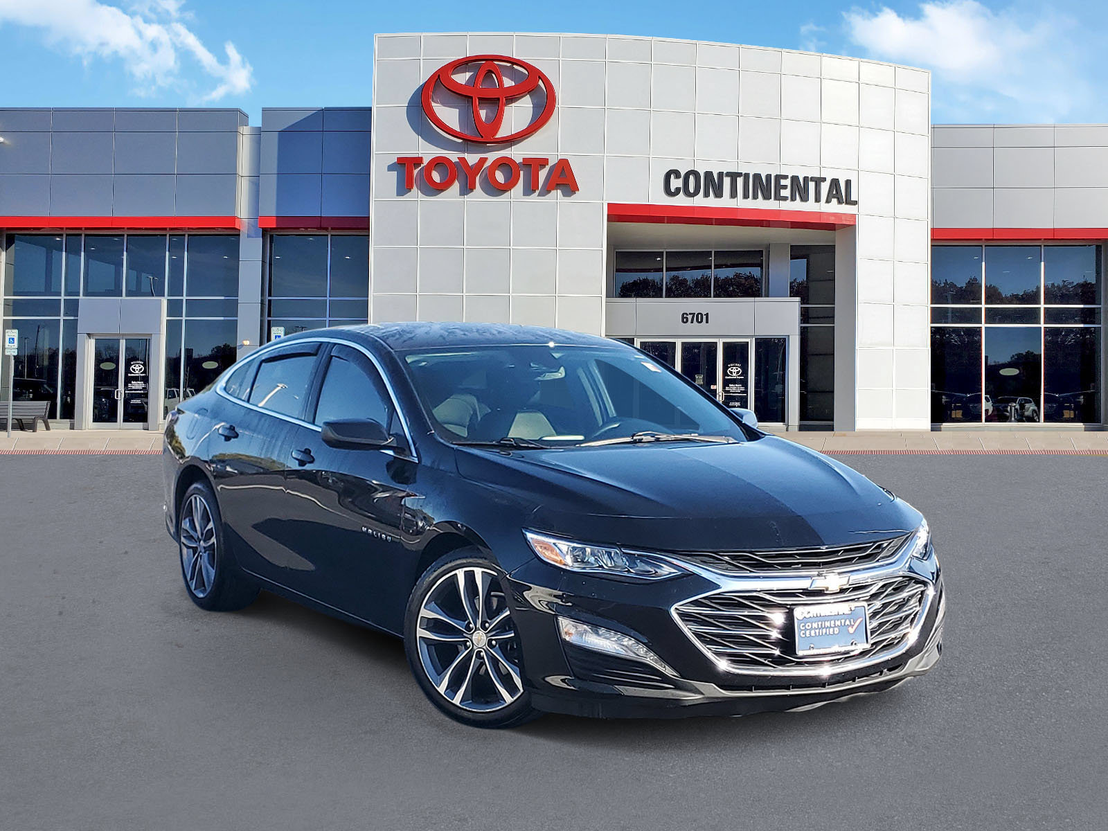 Used 2023 Chevrolet Malibu LT FWD image 2