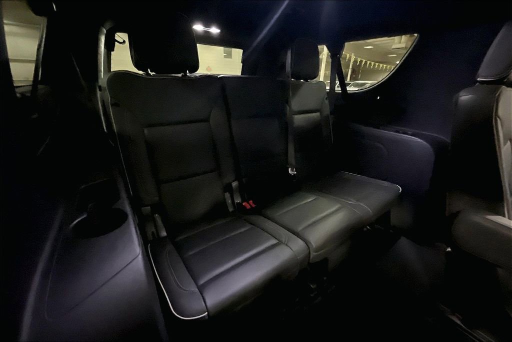 Used 2023 Chevrolet Suburban Premier AWD/4WD image 25