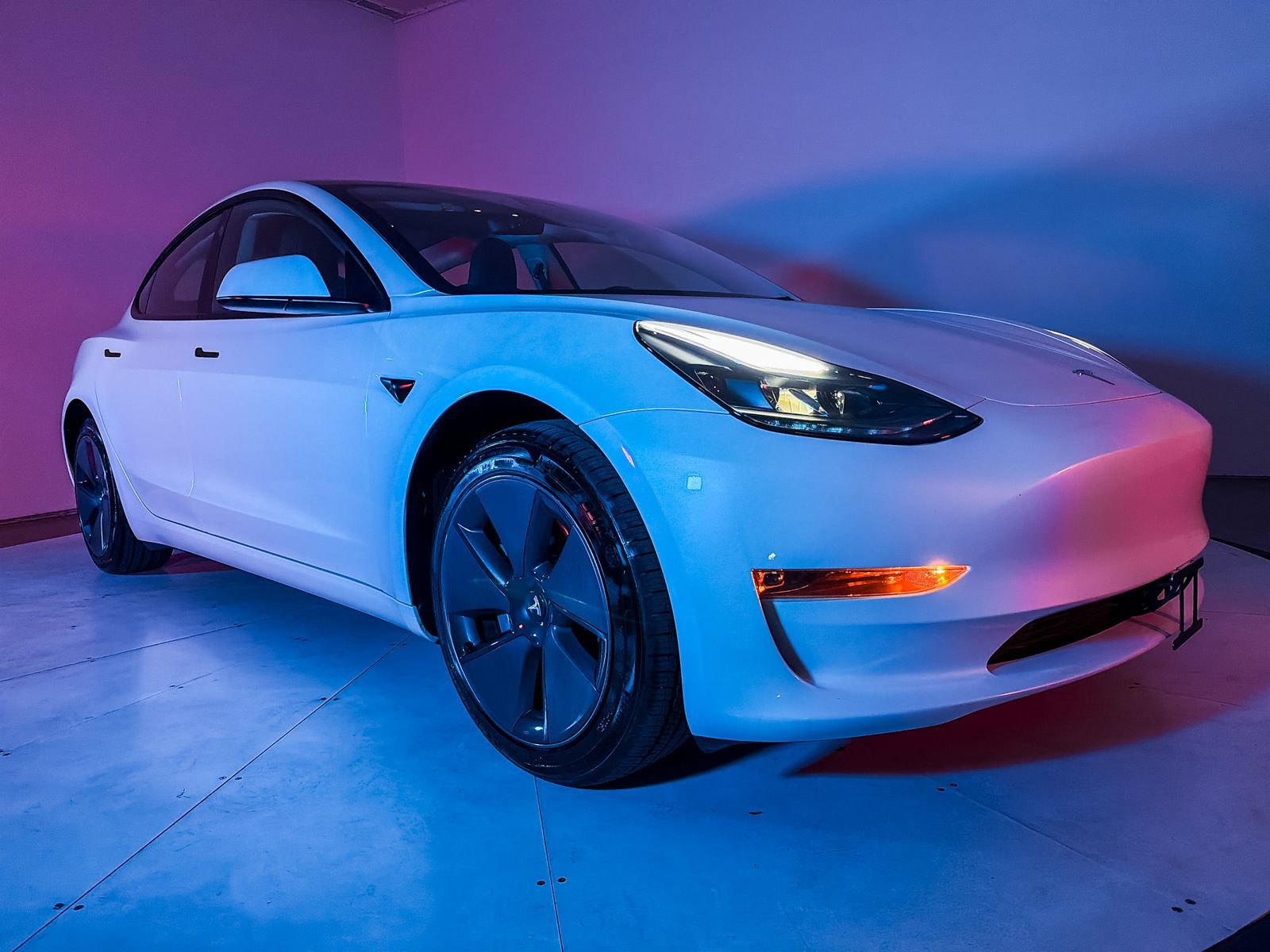 Used 2023 Tesla Model 3 Standard Range RWD image 5
