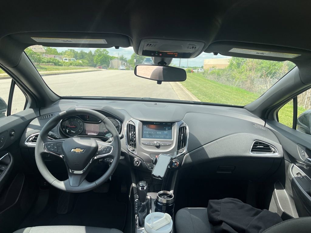 Used 2018 Chevrolet Cruze LT w/ RS Package FWD image 5