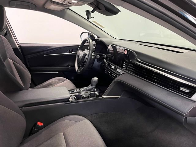 Used 2025 Toyota Camry LE image 11