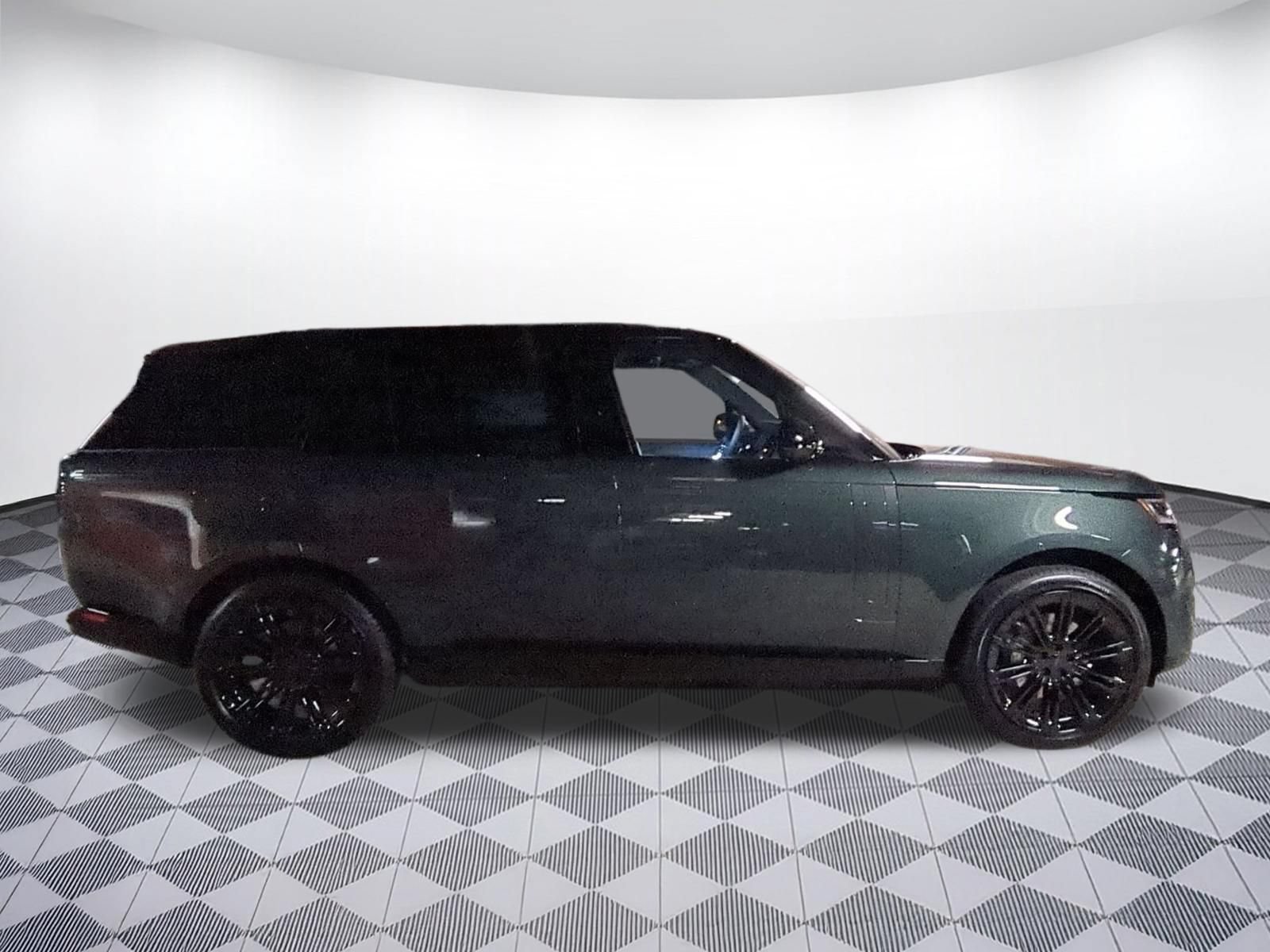 New 2026 Land Rover Range Rover Long Wheelbase SE AWD/4WD image 6