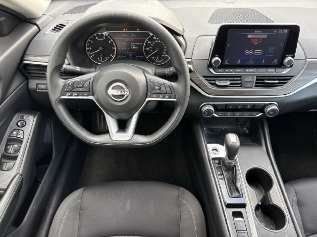 Used 2025 Nissan Altima 2.5 SV AWD/4WD image 12