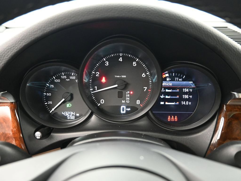 Certified 2023 Porsche Macan AWD/4WD image 19