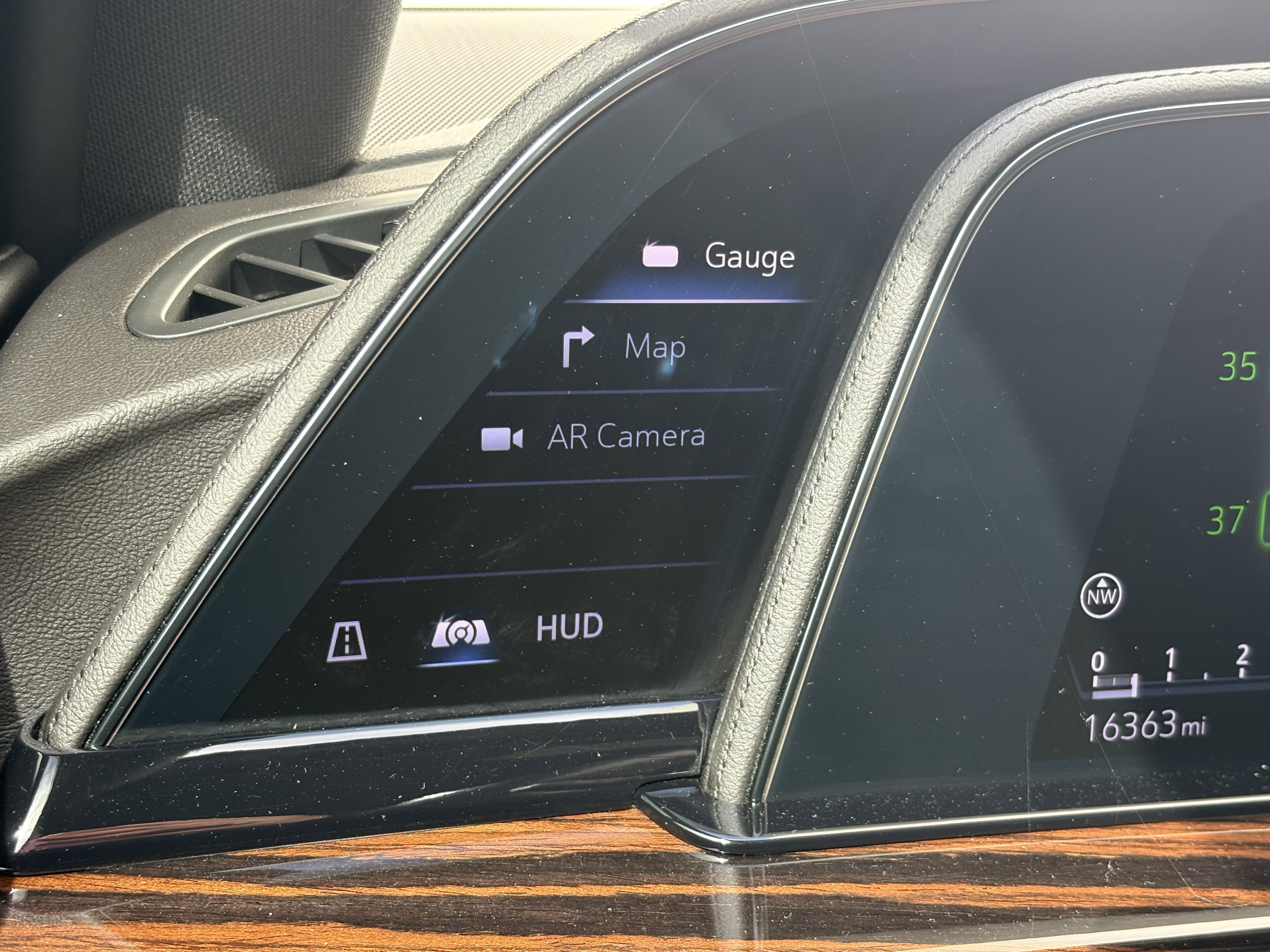 Certified 2022 Cadillac Escalade Premium Luxury image 23