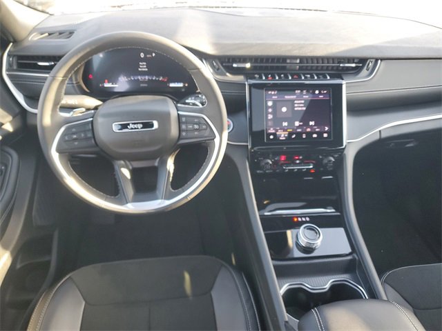 New 2025 Jeep Grand Cherokee L Altitude image 14