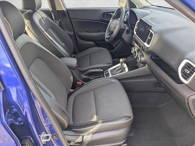 Used 2022 Hyundai Venue Limited image 20