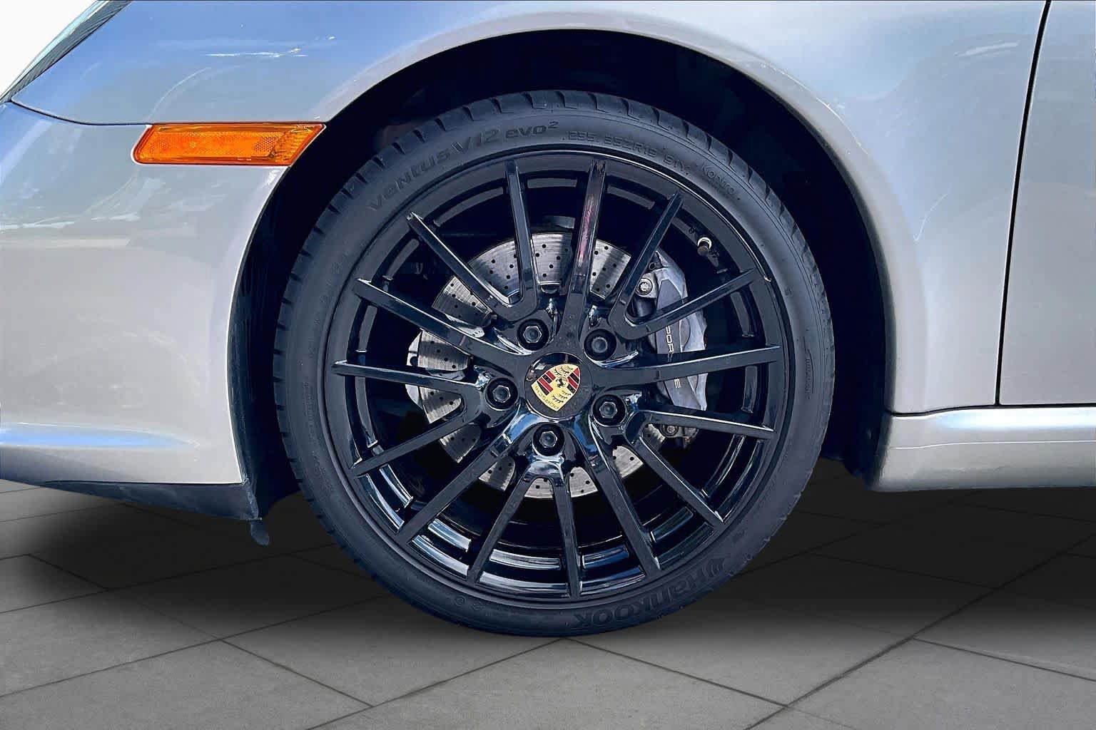 Used 2011 Porsche 911 Carrera RWD image 9
