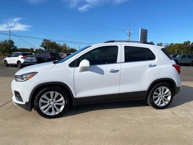 Used 2020 Chevrolet Trax Premier w/ LPO, Cargo Package FWD image 3