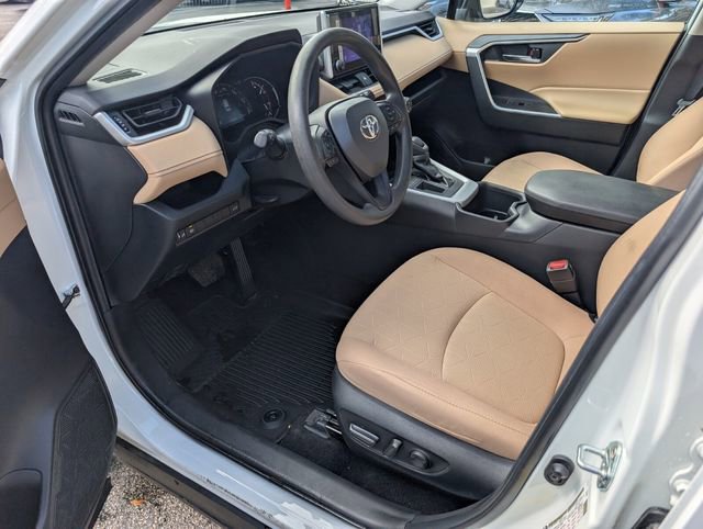Used 2023 Toyota RAV4 XLE w/ Convenience Package image 11