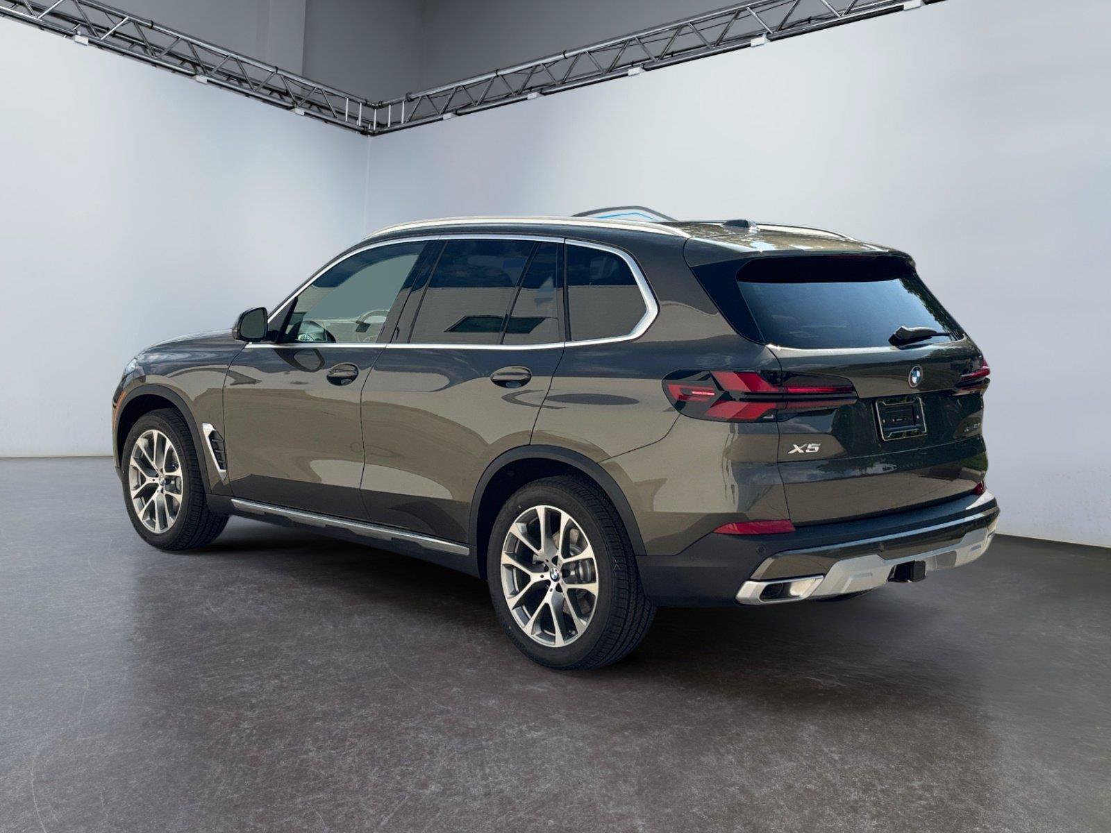 New 2026 BMW X5 xDrive40i AWD/4WD image 5