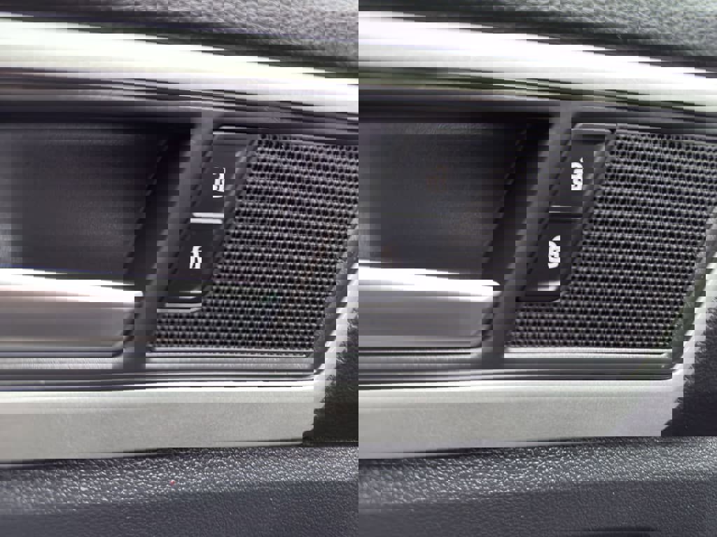 Used 2022 Volkswagen Atlas Cross Sport SEL image 16