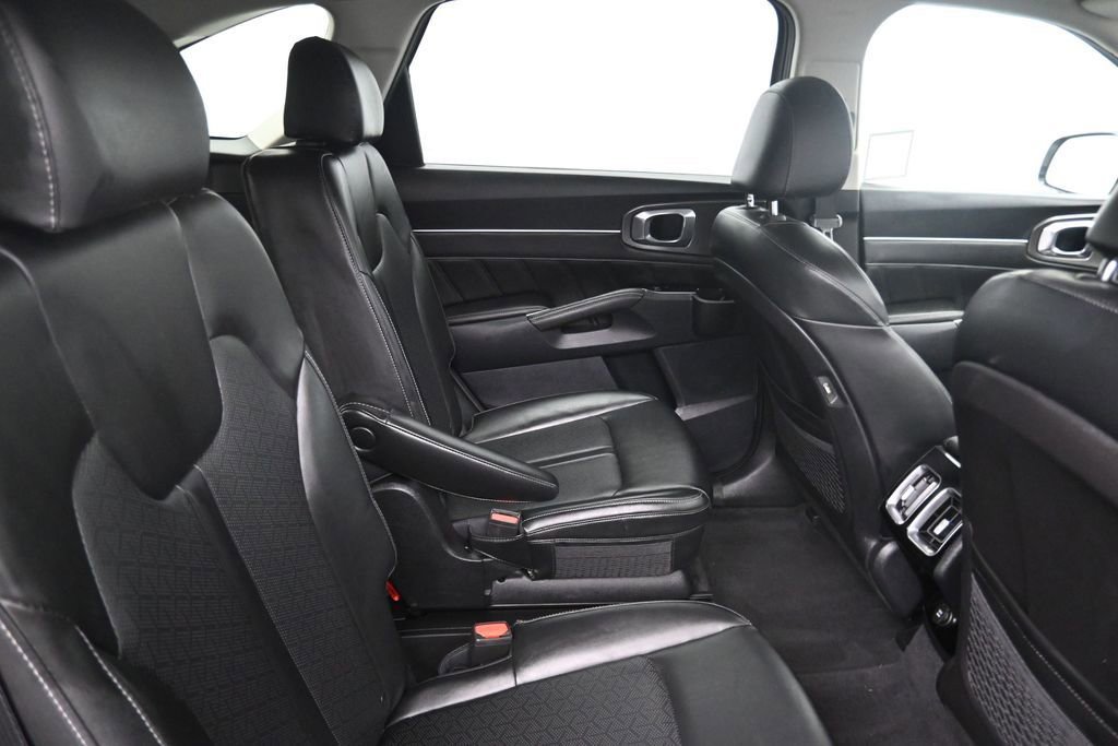 Used 2022 Kia Sorento SX AWD/4WD image 11