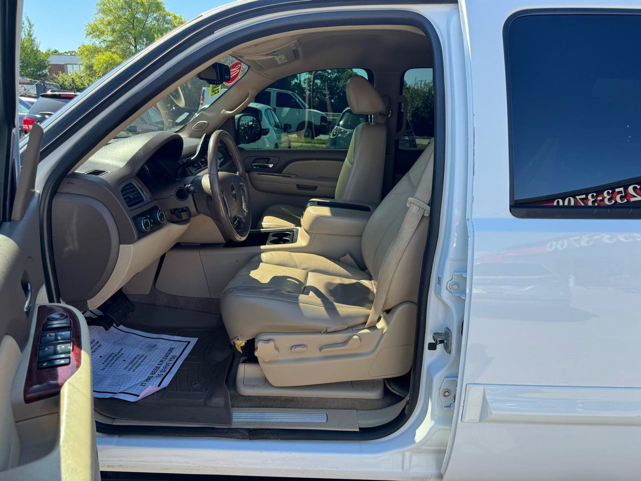 Used 2008 GMC Yukon SLT w/ SLT Preferred Equipment Group AWD/4WD image 12