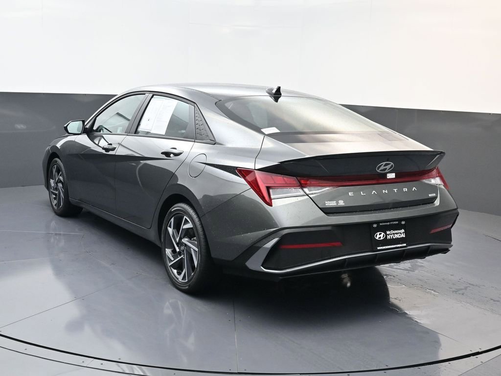 Certified 2025 Hyundai Elantra SEL image 6