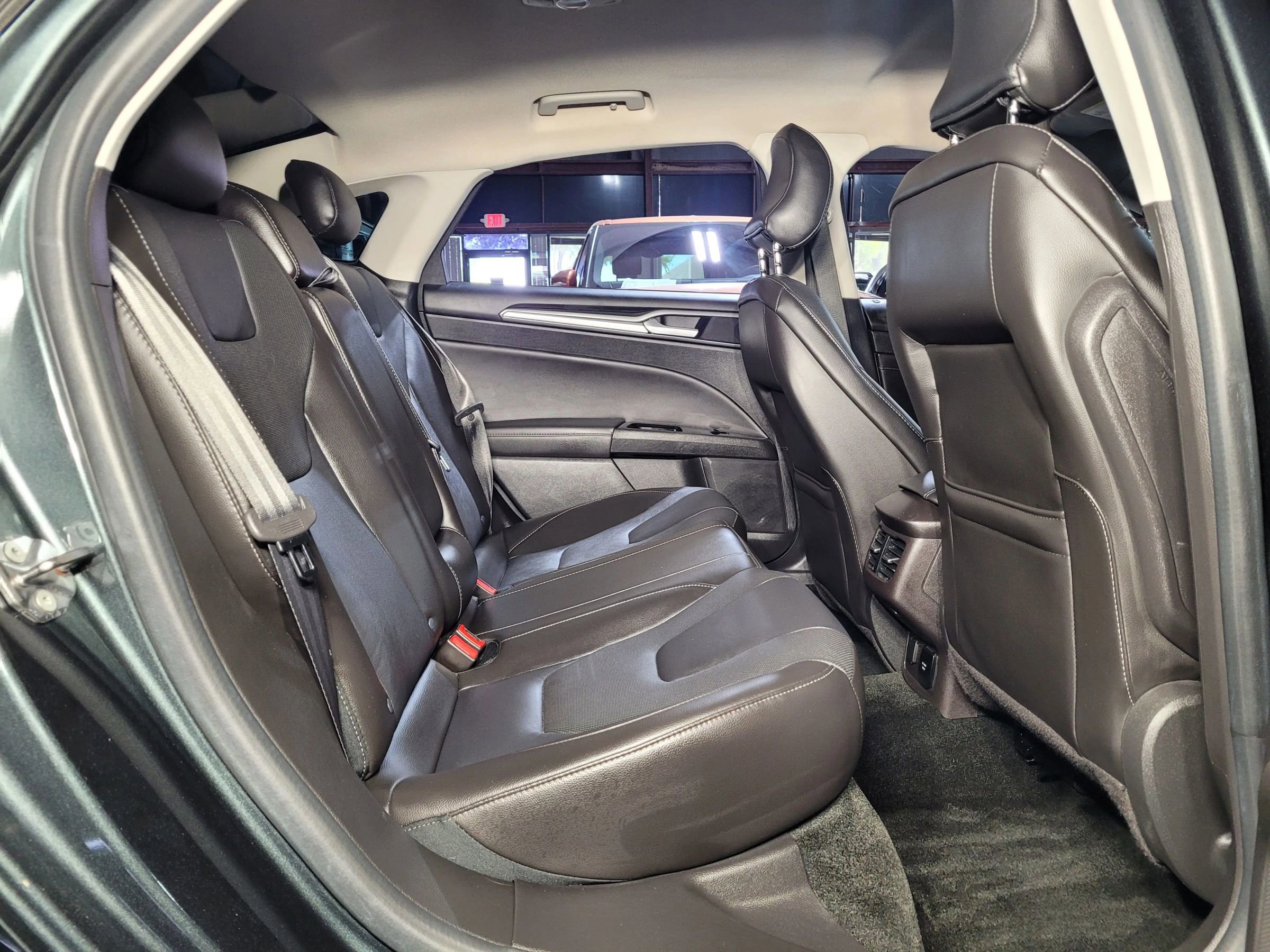 Used 2016 Ford Fusion Titanium image 33