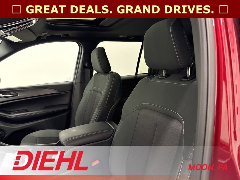 New 2025 Jeep Grand Cherokee Laredo X AWD/4WD image 18