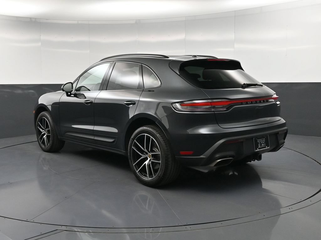 Certified 2026 Porsche Macan AWD/4WD image 3