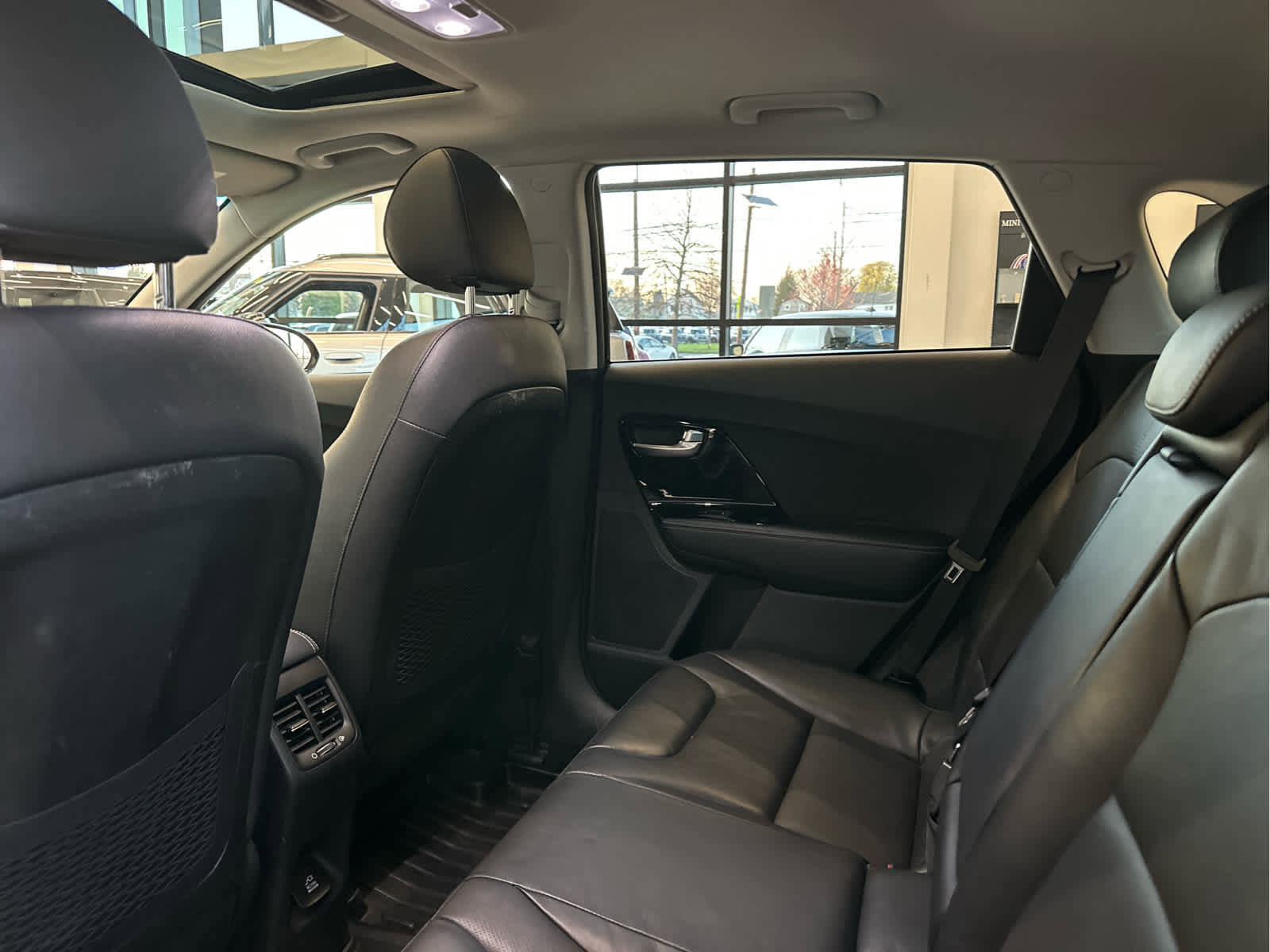 Used 2018 Kia Niro Touring image 14