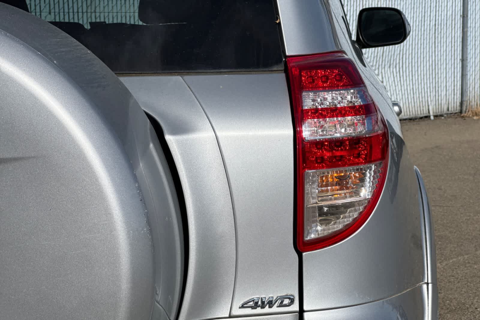 Used 2012 Toyota RAV4 Limited w/ Navigation Value Pkg AWD/4WD image 18