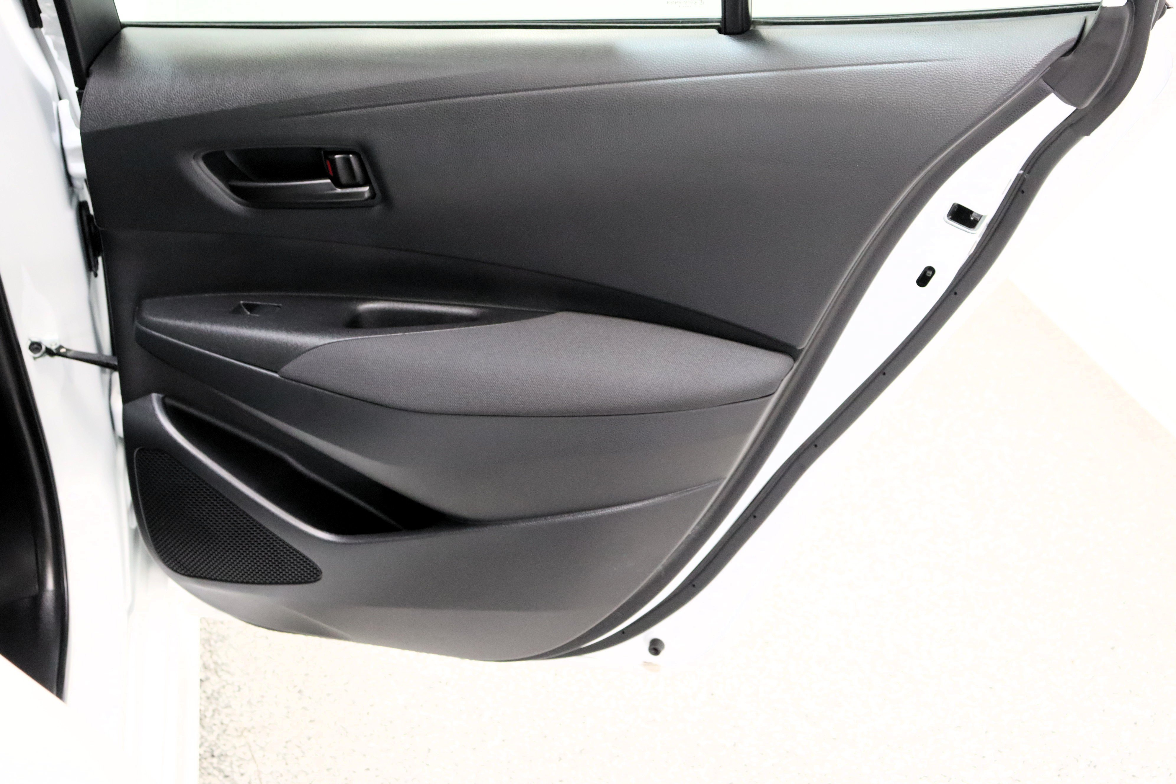 Used 2025 Toyota Corolla LE FWD image 29