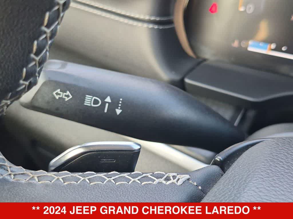 Used 2024 Jeep Grand Cherokee Laredo RWD image 25