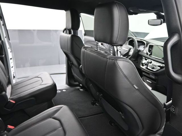 New 2025 Chrysler Voyager LX FWD image 13