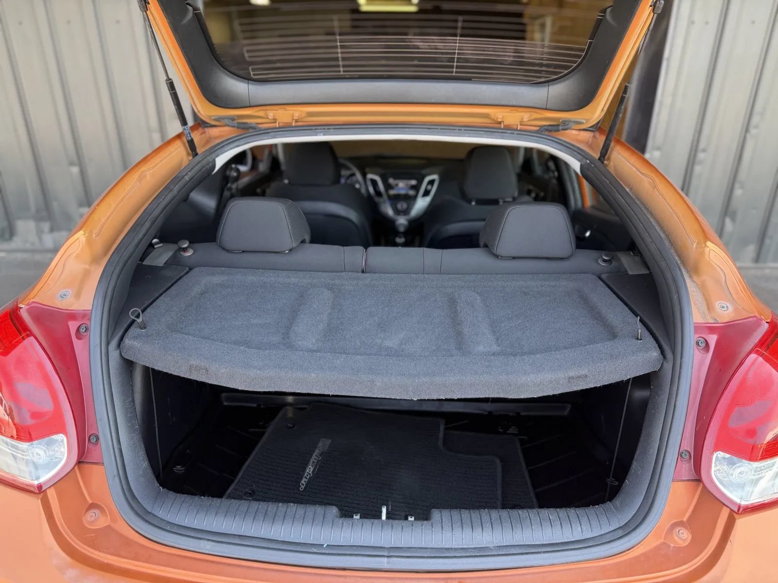 Used 2012 Hyundai Veloster FWD image 16