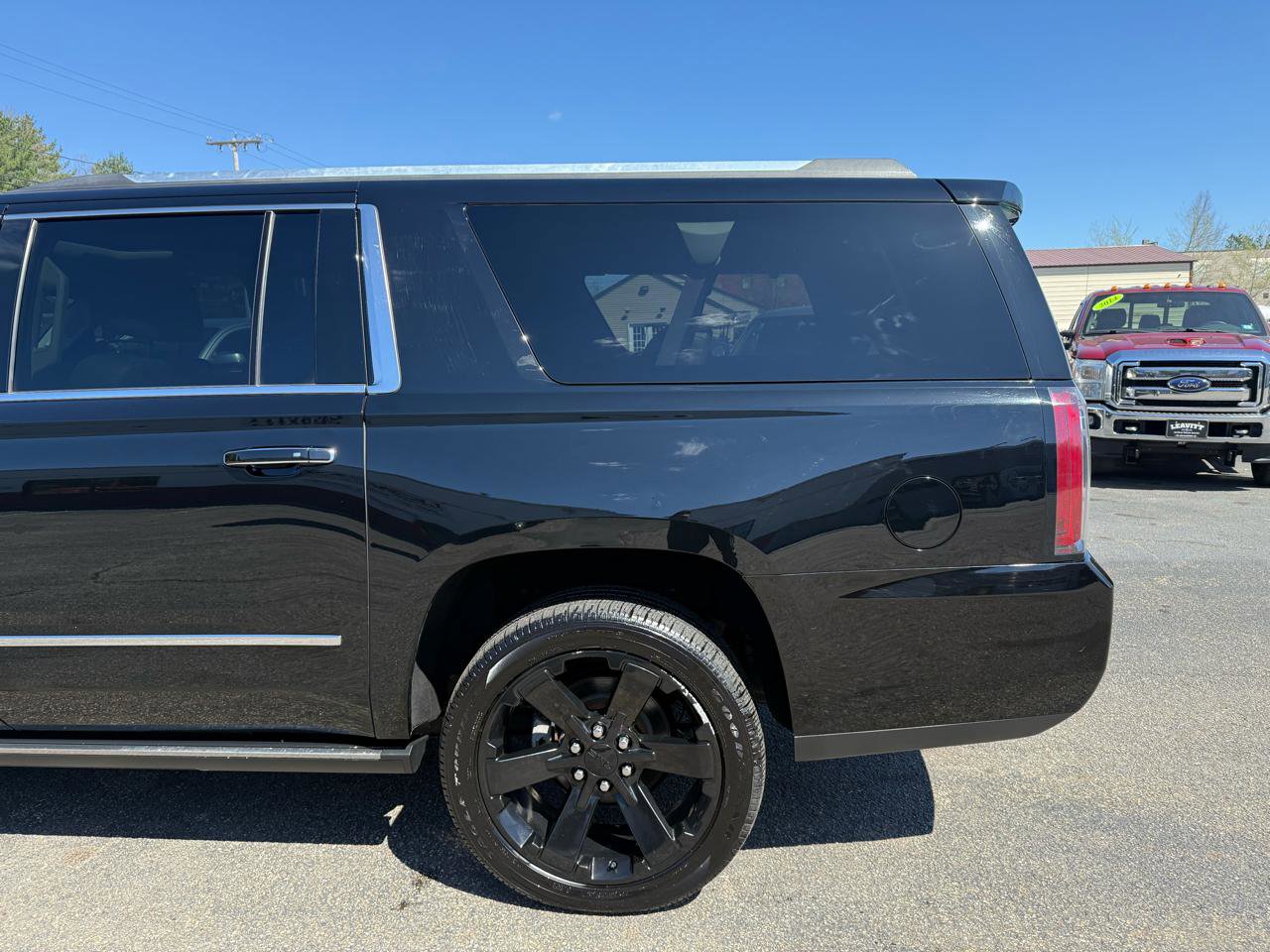 Used 2018 GMC Yukon XL Denali w/ Denali Ultimate Package AWD/4WD image 8