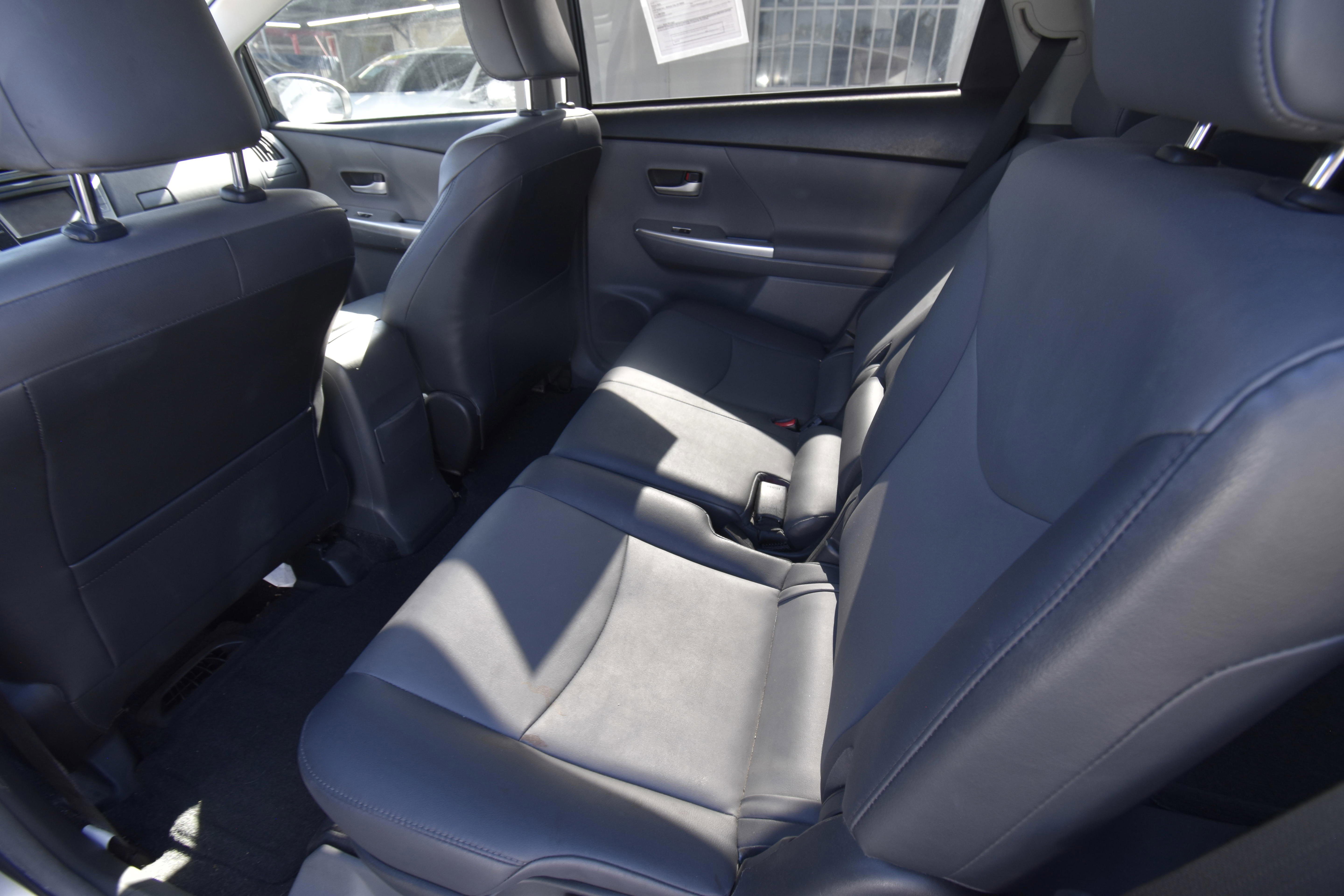 Used 2012 Toyota Prius V Five FWD image 8