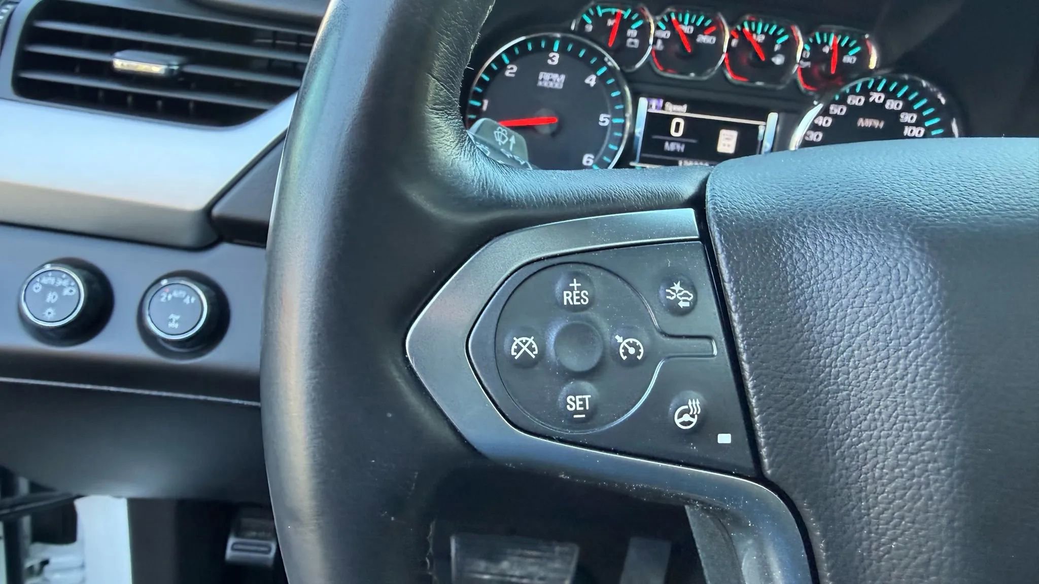 Used 2017 Chevrolet Suburban Premier AWD/4WD image 18