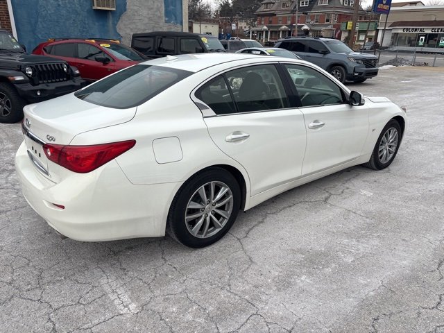 Used 2015 INFINITI Q50 Premium w/ Navigation Package image 4