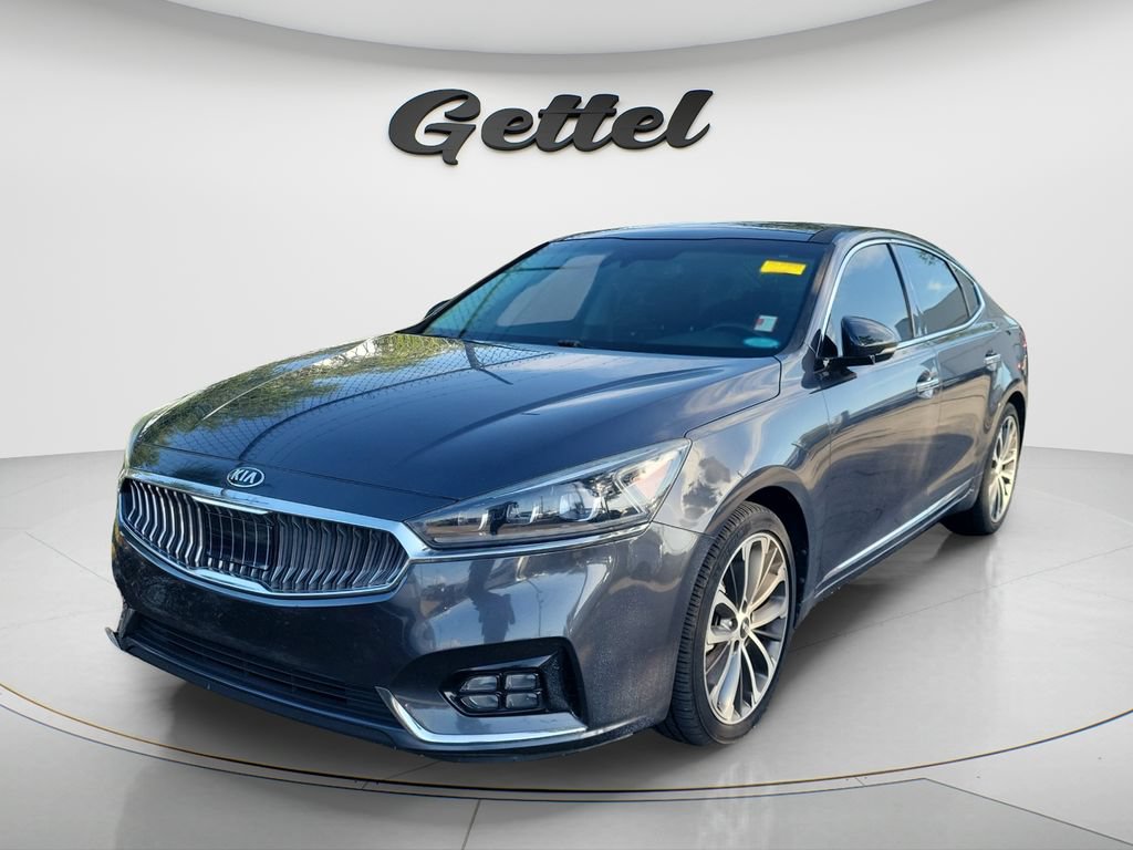 Used 2017 Kia Cadenza Technology