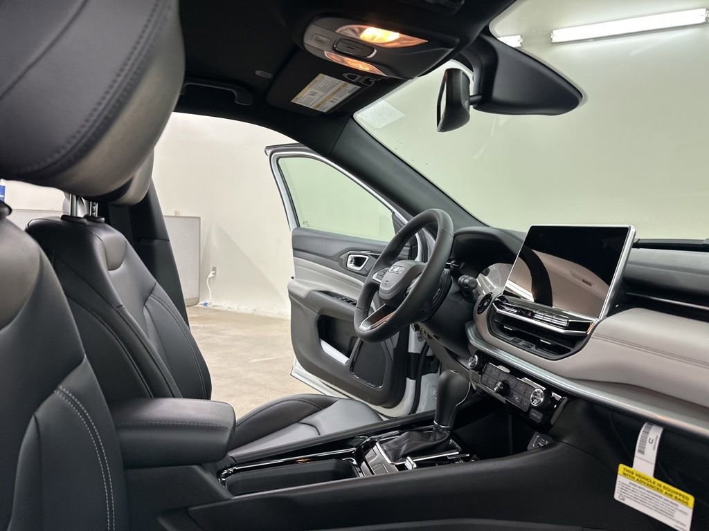New 2026 Jeep Compass Limited image 18