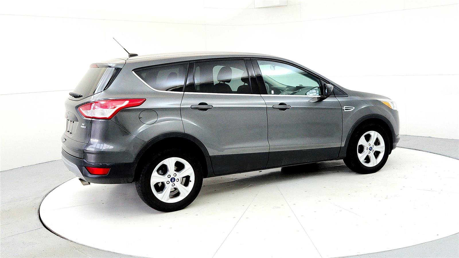 Used 2015 Ford Escape SE image 6