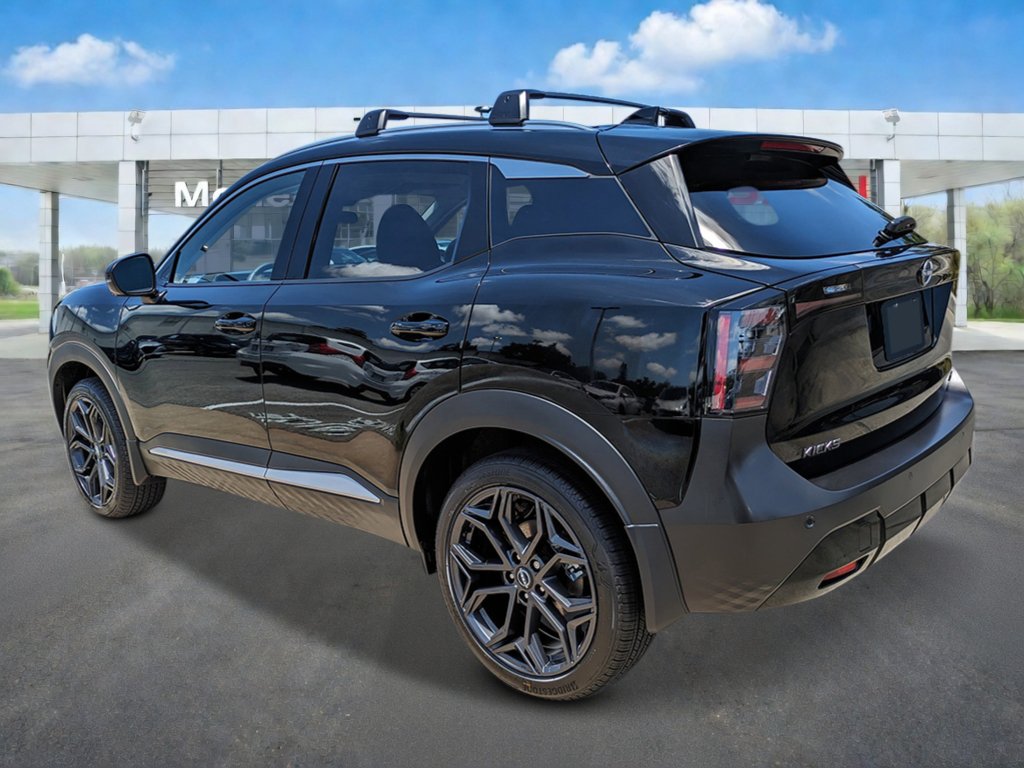 New 2026 Nissan Kicks SR w/ Cold Weather Package FWD image 3